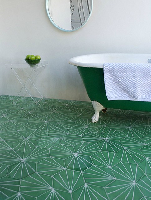 Pantone's color of the year 2013: Emerald Green tile and bathtub